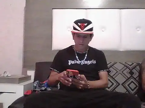 Snapshot of oiram27 chatting on 11/03/25, 09:38 oiram27 online show from 11/03/25, 09:38