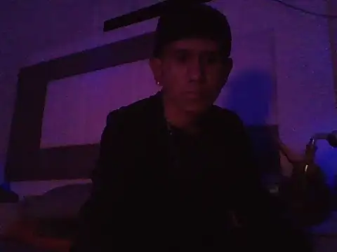 oiram27 online show from 12/21/25, 01:46