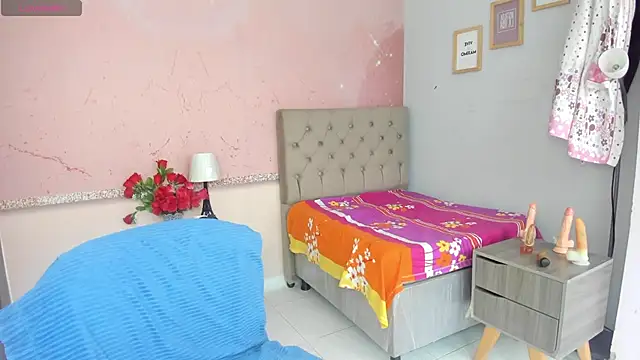 Snapshot of lauren_rios7 chatting on 12/02/25, 02:01 lauren rios7 online show from 12/02/25, 02:01