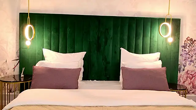 milaleoneli online show from 03/10/26, 03:50