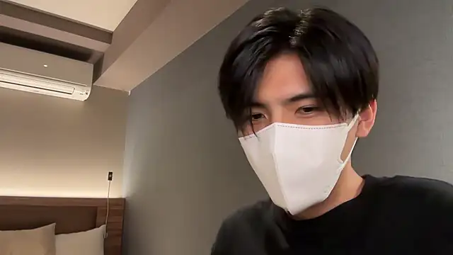 Lio kun online show from 05/17/26, 01:18