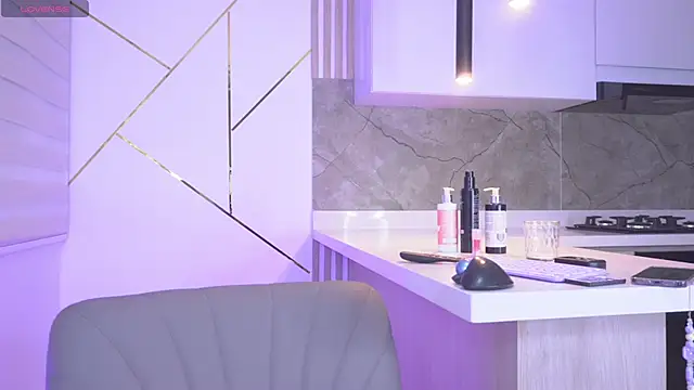 Snapshot of b3llaspringg chatting on 01/12/25, 11:26 b3llaspringg online show from 01/12/25, 11:26