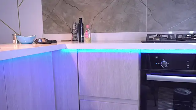 Snapshot of b3llaspringg chatting on 02/22/25, 01:44 b3llaspringg online show from 02/22/25, 01:44