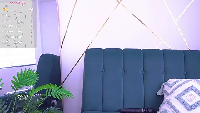 Snapshot of b3llaspringg chatting on 09/26/25, 08:13 b3llaspringg online show from 09/26/25, 08:13