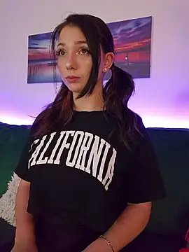 AveryWillow online show from 09/18/25, 10:56