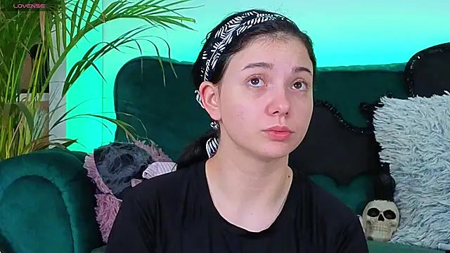 AveryWillow online show from 11/01/25, 04:58