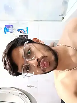 Snapshot of skinnyyyyyyyyy chatting on 02/15/25, 02:58 skinnyyyyyyyyy online show from 02/15/25, 02:58