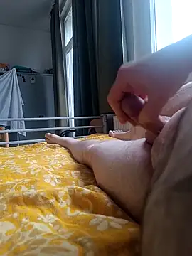 Snapshot of awesome-dirty-dick chatting on 12/22/25, 12:35 awesome-dirty-dick online show from 12/22/25, 12:35