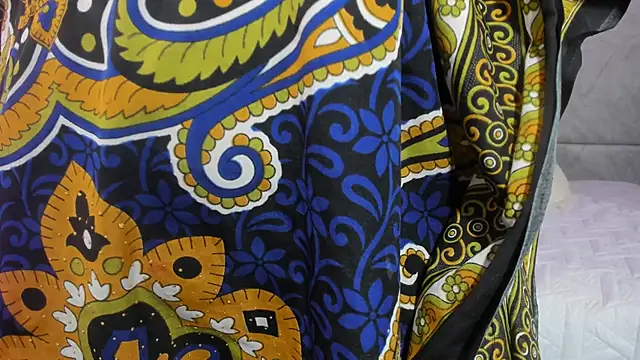 naomiii   online show from 04/22/26, 11:45