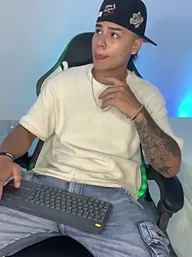 SantiagoReyesFtt online show from 03/11/25, 08:20