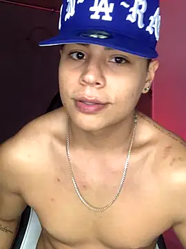 SantiagoReyesFtt online show from 10/22/25, 05:08