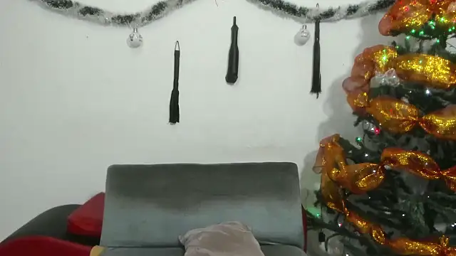 Skarleth018 online show from 12/02/24, 12:40