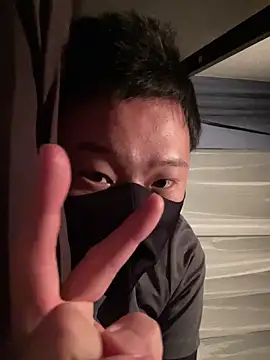 Snapshot of tuki_fu chatting on 12/25/24, 01:30 tuki fu online show from 12/25/24, 01:30