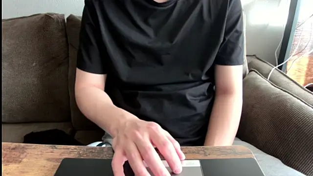 Snapshot of tuki_fu chatting on 02/15/25, 05:51 tuki fu online show from 02/15/25, 05:51