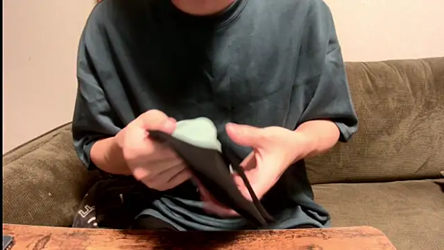 Snapshot of tuki_fu chatting on 02/27/25, 12:02 tuki fu online show from 02/27/25, 12:02