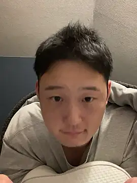 Snapshot of tuki_fu chatting on 11/17/25, 12:22 tuki fu online show from 11/17/25, 12:22