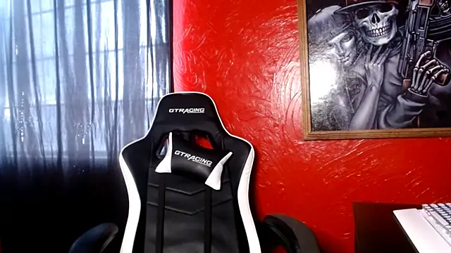 Snapshot of daddy_girl88 chatting on 03/04/25, 04:41 daddy girl88 online show from 03/04/25, 04:41