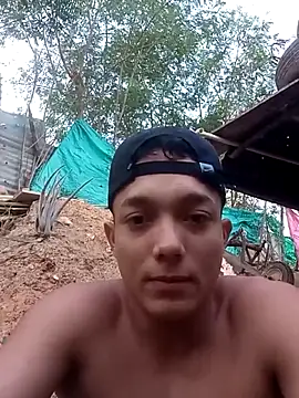 Snapshot of tayson_ chatting on 10/09/25, 10:46 tayson online show from 10/09/25, 10:46