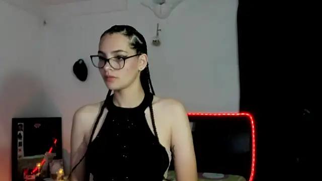 abigail monore  online show from 11/17/25, 03:56