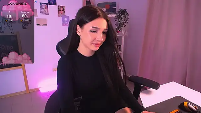 Snapshot of EmmaKeam chatting on 12/04/24, 06:44 EmmaKeam online show from 12/04/24, 06:44