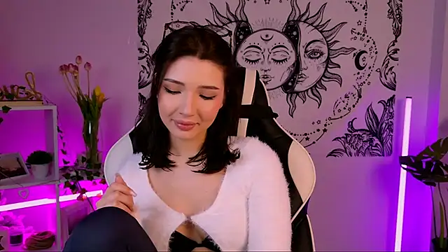 Snapshot of EmmaKeam chatting on 03/11/25, 07:58 EmmaKeam online show from 03/11/25, 07:58