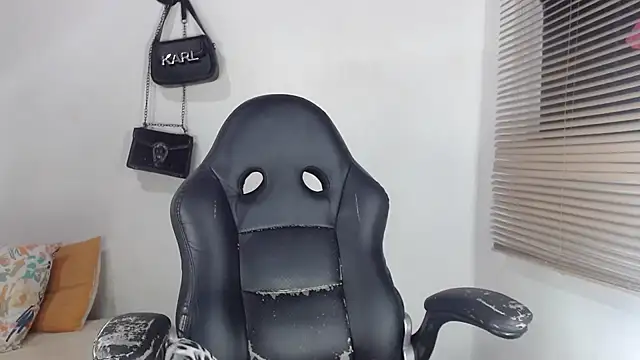 bigcrisblack online show from 10/16/25, 05:19