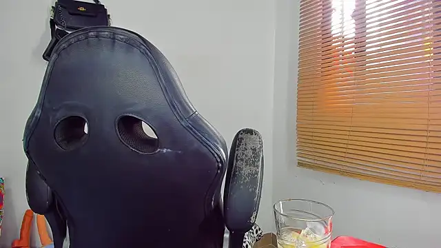 bigcrisblack online show from 10/20/25, 03:23