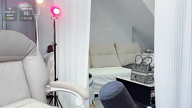 yoyo520- online show from 03/08/25, 08:14