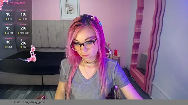 abril ch  online show from 10/25/25, 10:45