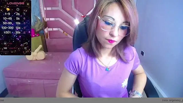 Snapshot of abril_ch_ chatting on 05/24/26, 12:43 abril ch online show from 05/24/26, 12:43