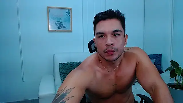 Snapshot of estebandelouis chatting on 02/25/25, 09:46 estebandelouis online show from 02/25/25, 09:46