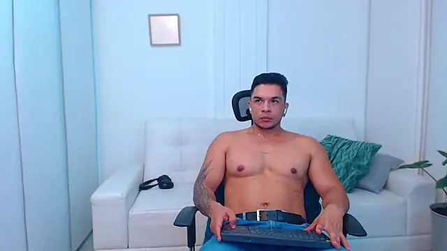 Snapshot of estebandelouis chatting on 03/05/25, 11:16 estebandelouis online show from 03/05/25, 11:16