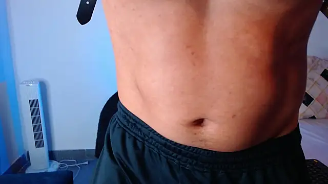 Snapshot of estebandelouis chatting on 02/11/26, 11:04 estebandelouis online show from 02/11/26, 11:04