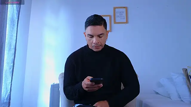 Snapshot of estebandelouis chatting on 02/23/26, 01:30 estebandelouis online show from 02/23/26, 01:30