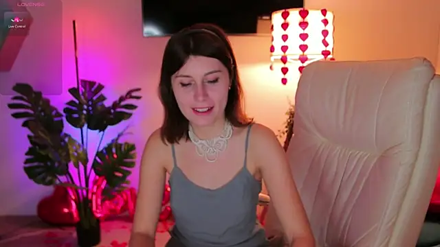 Snapshot of Hailey_Green chatting on 02/14/25, 04:37 Hailey Green online show from 02/14/25, 04:37