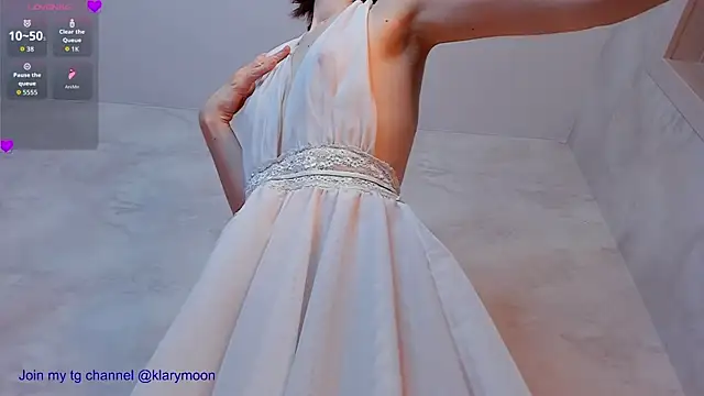 cute stefania online show from 10/18/25, 03:13