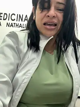 Snapshot of NATHALIA-28_ chatting on 05/05/26, 01:30 NATHALIA-28 online show from 05/05/26, 01:30