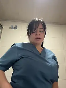 Snapshot of NATHALIA-28_ chatting on 05/11/26, 02:45 NATHALIA-28 online show from 05/11/26, 02:45