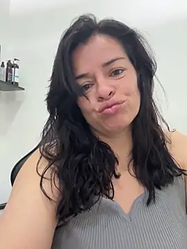 Snapshot of NATHALIA-28_ chatting on 06/20/26, 01:25 NATHALIA-28 online show from 06/20/26, 01:25