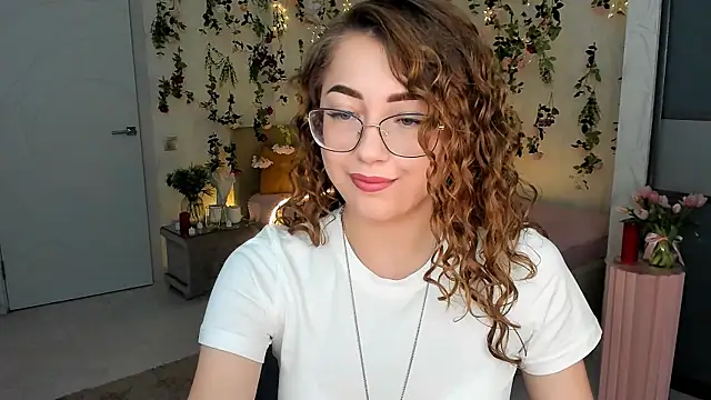 Snapshot of SereneFlame chatting on 05/25/26, 04:02 SereneFlame online show from 05/25/26, 04:02