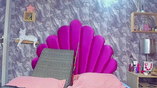 EMMAPARISS online show from 09/29/25, 12:32