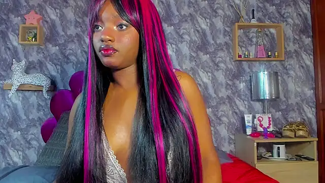 EMMAPARISS online show from 11/18/25, 02:43