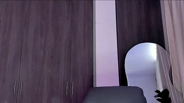 LexyRobert online show from 03/06/25, 08:05