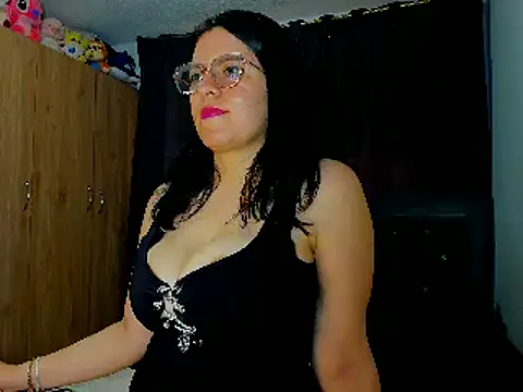 TiffanyDolll   online show from 02/05/25, 10:12