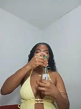 Snapshot of gianna_smith chatting on 06/06/26, 01:32 gianna smith online show from 06/06/26, 01:32