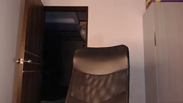 mistressbigcock777 online show from 12/05/25, 04:43