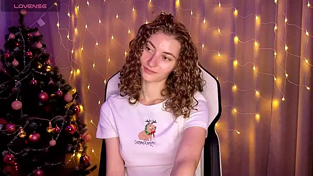 Snapshot of lady_curls chatting on 12/13/24, 01:48 lady curls online show from 12/13/24, 01:48