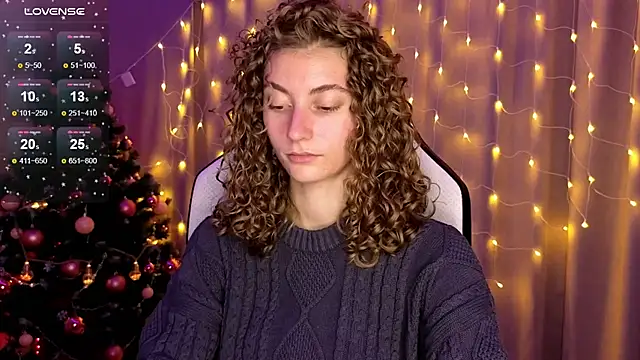 Snapshot of lady_curls chatting on 12/18/24, 11:08 lady curls online show from 12/18/24, 11:08