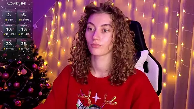 Snapshot of lady_curls chatting on 12/24/24, 03:16 lady curls online show from 12/24/24, 03:16