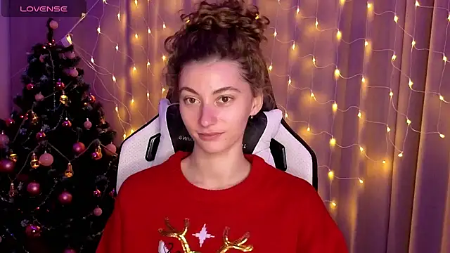 Snapshot of lady_curls chatting on 01/01/25, 11:07 lady curls online show from 01/01/25, 11:07